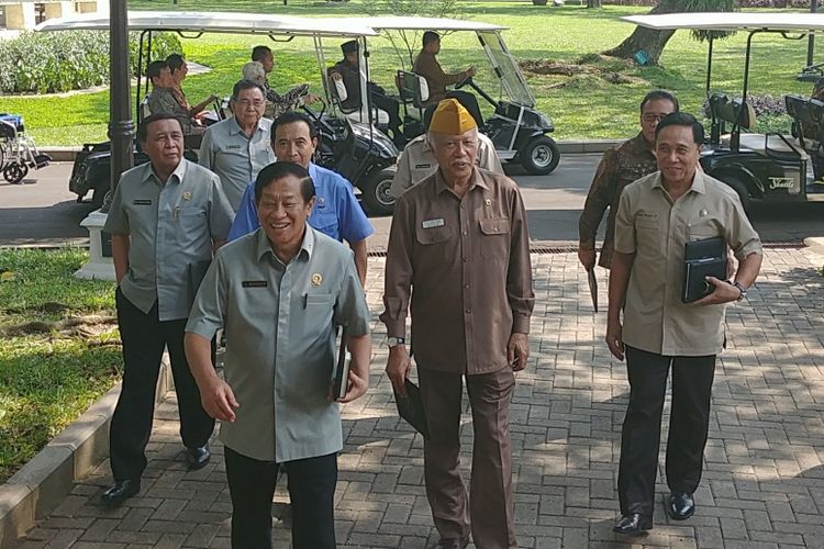 Purnawirawan TNI-POLRI usai bertemu Presiden Jokowi di Istana Merdeka, Selasa (25/7/2017).