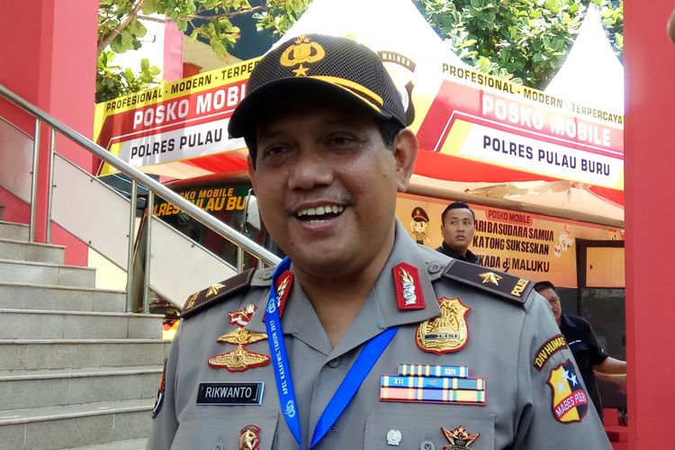 Kepala Biro Penerangan Masyarakat (Karo Penmas) Divisi Humas Mabes Polri, Brigjen Rikwanto angkat bicara soal rencana kepulangan penyidik senior KPK Novel Baswedan. Hal itu diungkapkan Rikwanto saat ditemui di Akademi Kepolisian RI, Semarang, Jawa Tengah, Senin (9/10/2017).  