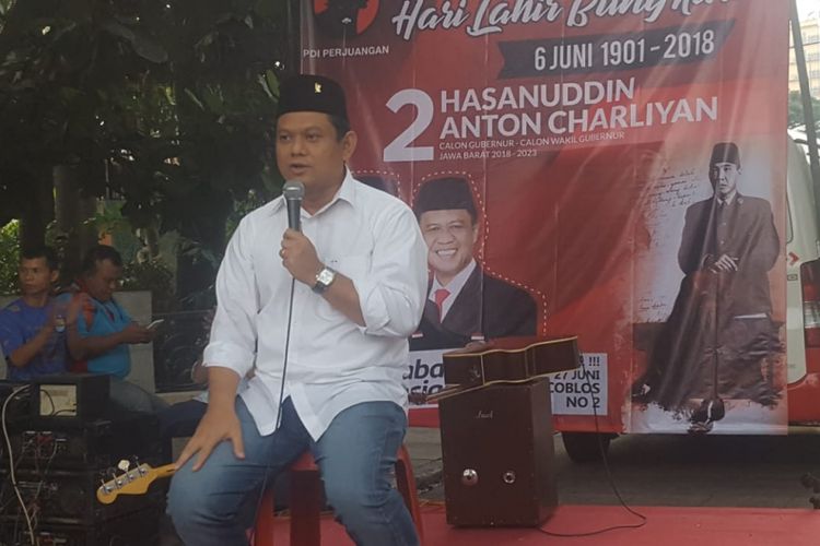Dewan Pimpinan Daerah (DPD)  PDI-Perjuangan Jawa Barat menggelar kegiatan buka bersama di Jalan Sukarno, Kota Bandung, Rabu (6/6/2018).  Kegiatan ini digelar dalam rangka memperingati hari lahir Proklamator Indonesia Sukarno yang diperingati setiap tanggal 6 Juni.