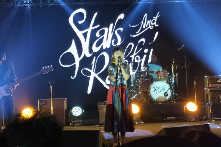 Band Stars and Rabbit tampil di A Noice Stage dalam Noice Festival 2017, Kuningan City, Jakarta Selatan, Kamis (23/11/2017).