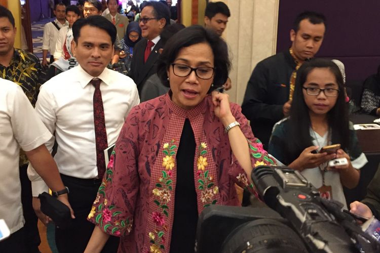 Menteri Keuangan Sri Mulyani Indrawati saat ditemui di Hotel Raffles, Jakarta Selatan, Senin (4/12/2017). 