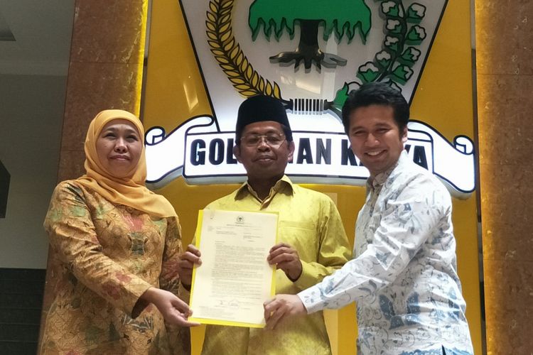 DPP Golkar resmi mendukung Khofifah Indar Parawansa dan Emil Dardak sebagai pasangan bakal calon gubernur dan wakil gubernur Jawa Timur pada pemilihan gubernur Jatim 2018 mendatang. Jakarta, Rabu (22/11/2017).