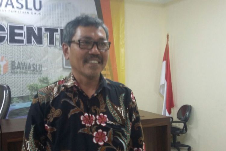 Ketua Bawaslu Jawa Barat Harminus Koto ketika ditemui di Kantor Bawaslu RI, Jakarta, Rabu (28/2/2018).