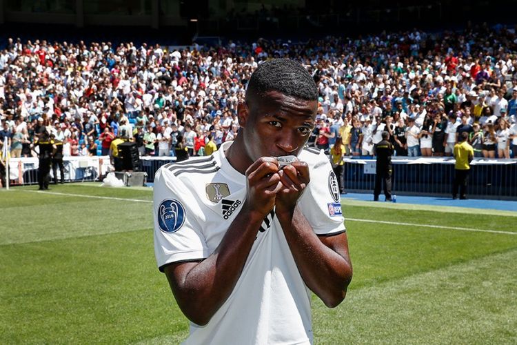 Vinicius Junior diperkenalkan sebagai pemain baru Real Madrid, Jumat (20/7/2018). 