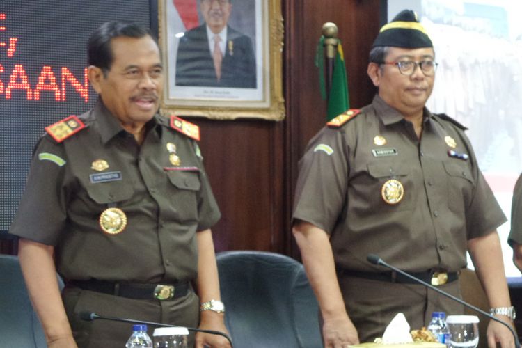 Jaksa Agung Muhammad Prasetyo dan jajaran kejaksaan lain dalam paparan kinerja Kejaksaan Agung selama 2017 di Kejagung, Jakarta, Selasa (9/1/2017)