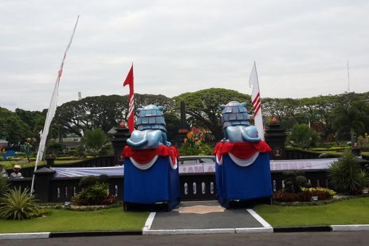 Suasana di Alun-alun Tugu Kota Malang, Jawa Timur, Kamis (11/8/2016).