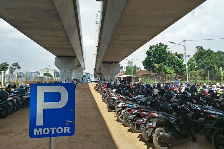 Park and Ride eks lahan Polri di R.A Kartini, Jakarta Selatan, Selasa (26/3/2019).