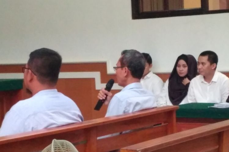 Manajer Pengelolaan Apartemen Puri Park View, Muhammad Ismail, dihadirkan sebagai saksi dalam sidang First Travel di Pengadilan Negeri Depok, Rabu (28/3/2018).
