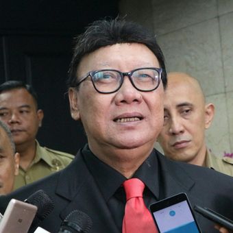 Menteri Dalam Negeri Tjahjo Kumolo di gedung Sasana Bhakti Praja, Kemendagri, Jakarta, Selasa (13/2/2018). 