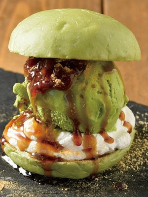 Es Matcha Sandwich / Dragon Burger
