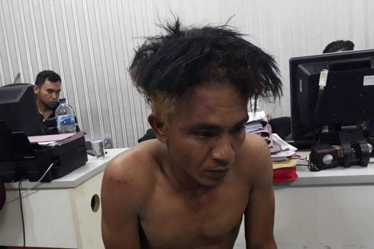 AYP Miha alias Ivan (31) warga ruli Sei Panas yang sehari-hari bekerja sebagai sopir angkot melakukan pemerkosaan sebanyak dua kali kepada penumpangnya.