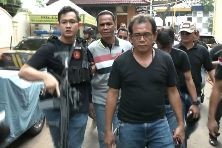 Polisi menangkap dan menetapkan Hercules sebagai tersangka dalam kasus penguasaan lahan di kawasan Kalideres, Jakarta Barat pada Rabu (21/11/2018). 