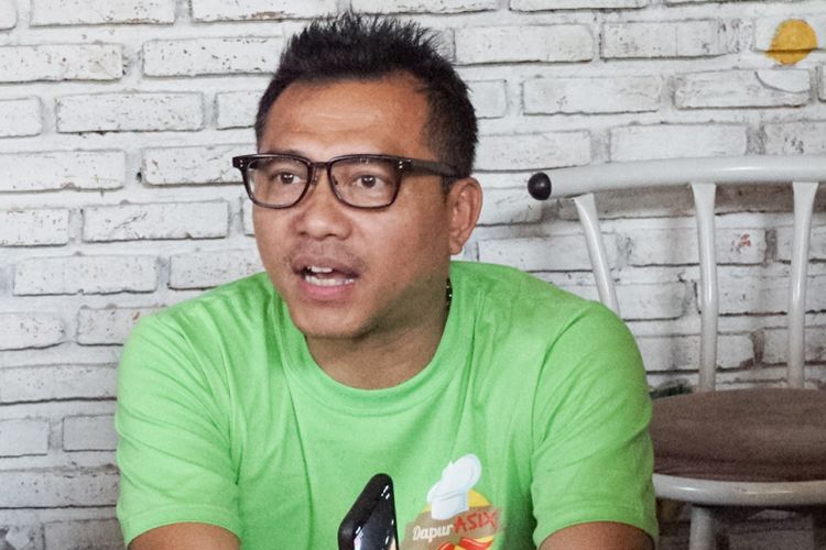 Anang Hermansyah berbicara dalam jumpa pers peluncuran Dapur Asix Menteng, Jakarta Pusat, Minggu (13/5/2018). 