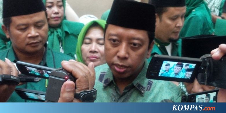 Bertolak ke Jakarta, Romahurmuziy Kenakan Masker dan Didampingi Pria Berlencana
