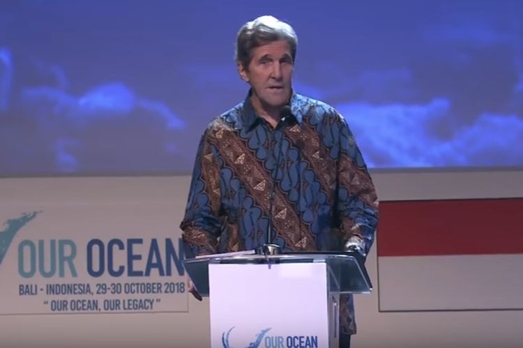 John Kerry memberikan pidato pada Our Ocean Conference, Senin (29/10/2018).