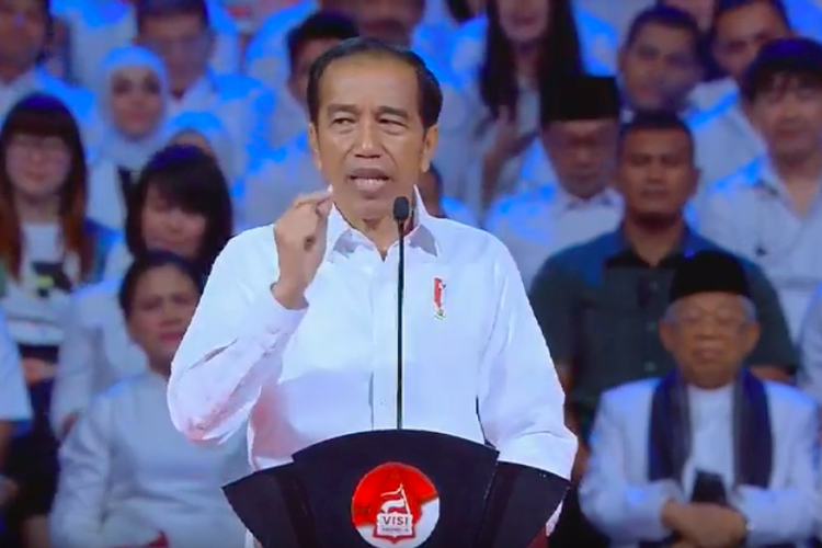 Presiden terpilih Joko Widodo menyampaikan pidato Visi Indonesia di Sentul, Bogor, Minggu (14/7/2019).