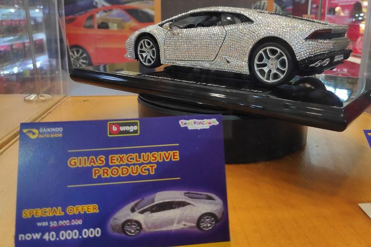 Lambo Huracan berbalut Swarovski di GIIAS 2019