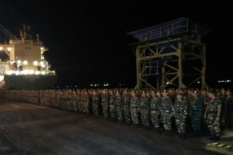 Sebanyak 1.500 pasukan TNI dari Kodam VII Hasanuddin dikirim ke Sulawesi Tengah Minggu (30/9/2018) malam, untuk melakukan misi kemanusian.