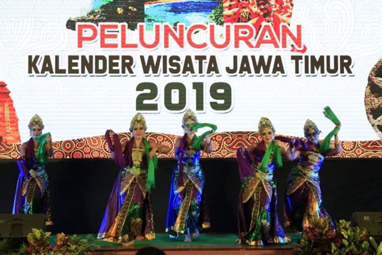Provinsi Jawa Timur meluncurkan Kalender Wisata 2019 di Gedung Graha Wisata, Surabaya, Selasa (22/1/2019), yang dilakukan oleh Kepala Dinas Kebudayaan dan Pariwisata Jatim, Sinarto. Acara tersebut dihadiri oleh para pelaku pariwisata di Jawa Timur.
