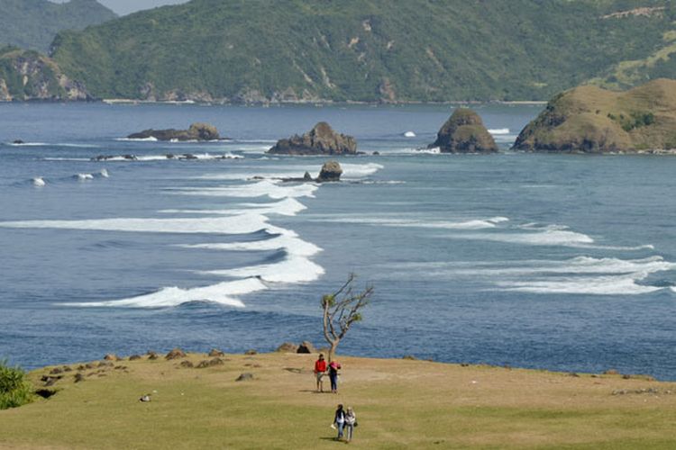 Kawasan Ekonomi Khusus (KEK) Mandalika mulai menancapkan diri sebagai salah satu destinasi wisata yang wajib dikunjungi pelancong saat bertandang ke Pulau Lombok, di Nusa Tenggara Barat.