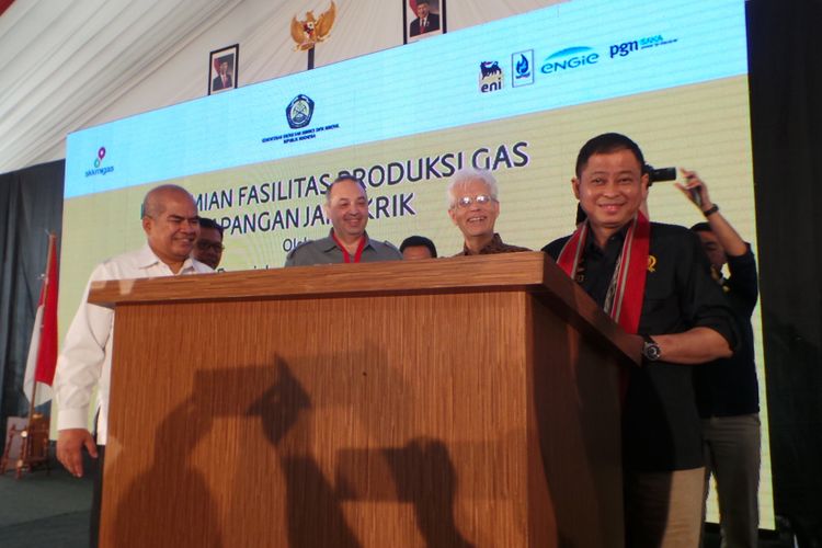 Peresmian fasilitas produksi gas di Lapangan Jangkrik, Handil Baru, Kalimantan Timur, Selasa (31/10/2017). Peresmian dilakukan oleh Menteri ESDM Ignasius Jonan, pejabat Pemprov Kaltim, pejabat SKK Migas, dan pihak Eni Muara Bakau. 