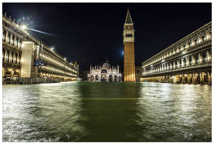 Foto potret Kota Venesia saat banjir pada Senin (29/10/2018)