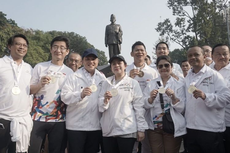 Hadir pada acara lari yang diadakan di kompleks Gelora Bung Karno ini, Mr. Chun Li, CEO Lazada Indonesia serta Bapak Erick Thohir, ketua Komite Olimpiade Indonesia.