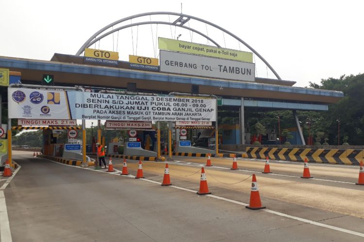 Sistem ganjil-genap mulai Senin (3/12/2018) ini diterapkan di Gerbang Tol Tambun, Kabupaten Bekasi.