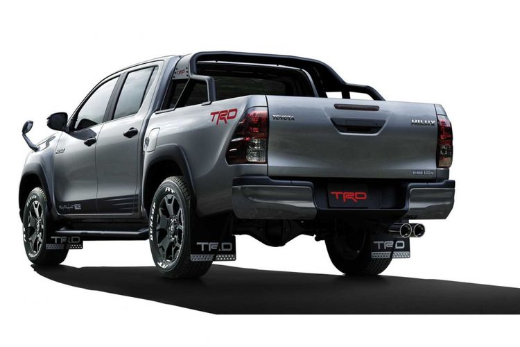 Pada ajang Tokyo Auto Salon 2019, Toyota hadirkan Hilux Black Rally Edition