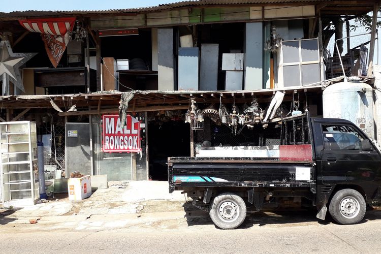 Mall Rongsok di Beji, Depok, Jawa Barat. Gambar diambil pada Selasa (22/5/2018)