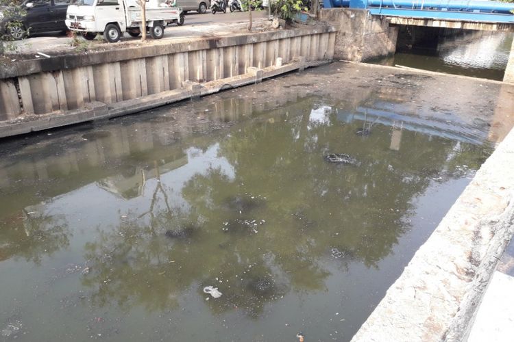 Kondisi Kali Sunter di Jakarta Utara, Jumat (3/8/2018).