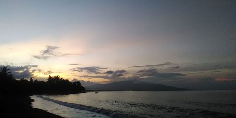 Pantai Waiara di Kabupaten Sikka, Nusa Tenggara Timur (NTT), Minggu (3/2/2019).