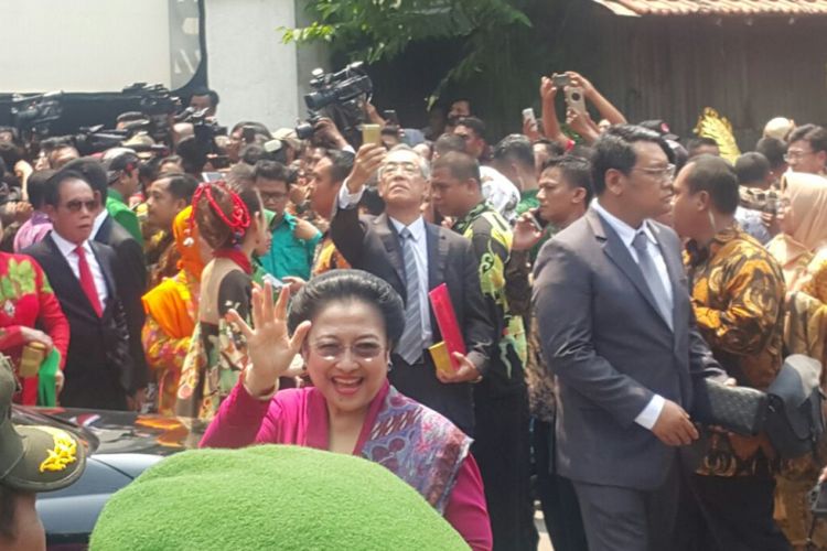 Megawati Soekarnoputri menghadiri pernikahan Kahiyang Ayu dengan Muhammad Bobby Afif Nasution di Gedung Graha Saba Buana, Solo, Jawa Tengah, Rabu (8/11/2017).