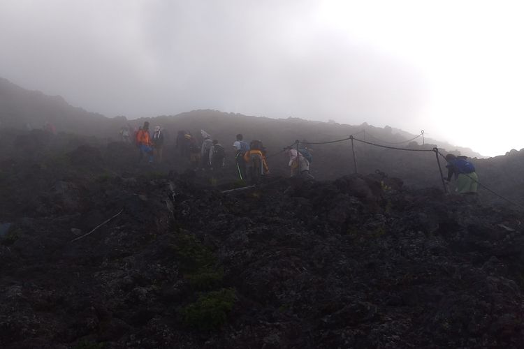 Mendaki Gunung Fuji