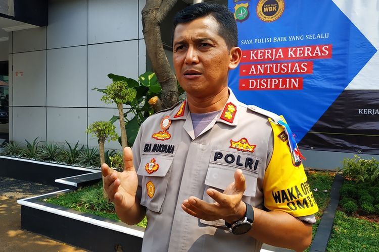 Wakapolres Metro Bekasi Kota, AKBP Eka Mulyana saat memberikan keterangan kepada awak media, Jumat (6/9/2019).