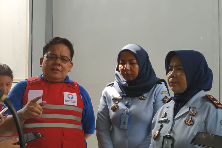 Anggota ORI, Adrianus Meliala, saat meninjau Rutan Pondok Bambu, Jakarta Timur, Jumat (7/6/2019).  
