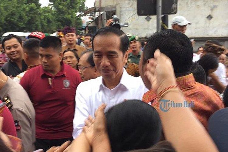 Presiden Joko Widodo kunjungi Pasar Sukawati, Gianyar, Jumat (14/6/2019). 
