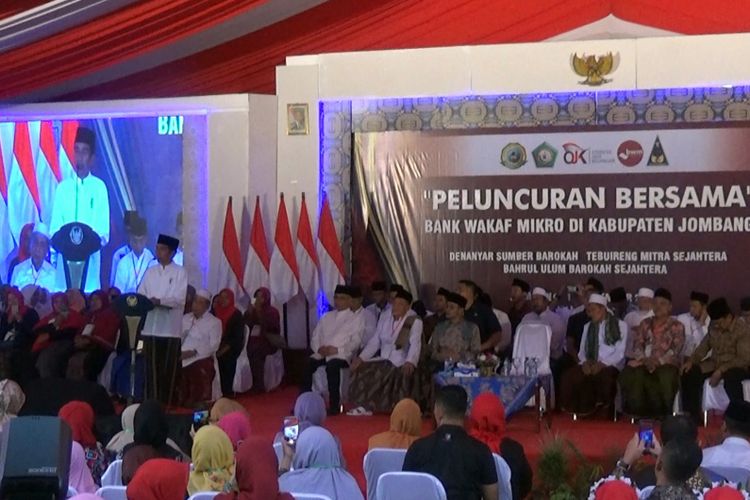 Peluncuran Bank Wakaf Mikro oleh Presiden RI Joko Widodo (Jokowi) di Pesantren Denanyar Jombang, Selasa (18/12/2018).