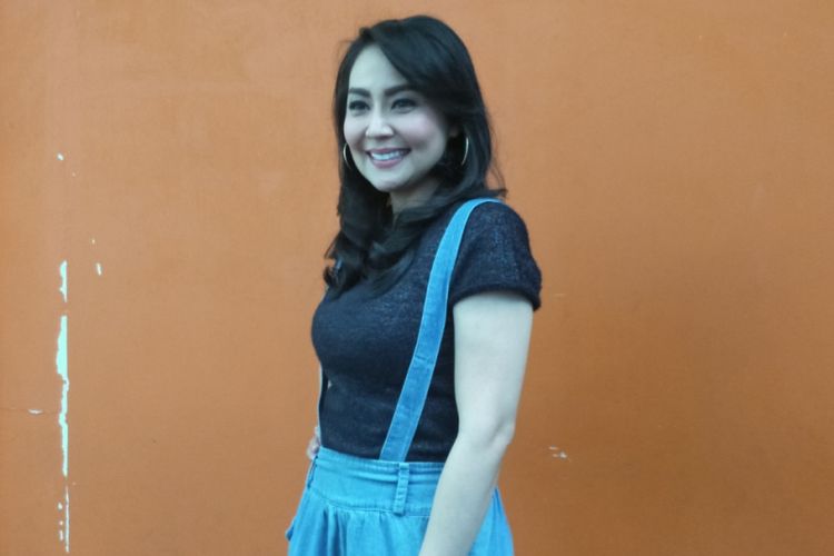 Tessa Kaunang ditemui di Studio TransTV, Mampang, Jakarta Selatan, Senin (5/2/2018).