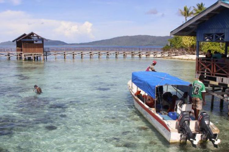 Dermaga di Pulau Arborek, Kabupaten Raja Ampat, Papua Barat, Kamis (5/5/2016).