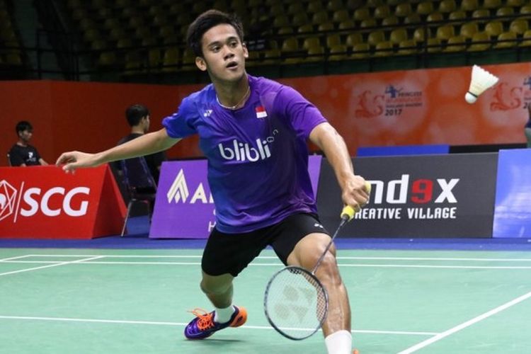 Pebulu tangkis tunggal putra nasional, Firman Abdul Kholik, saat bertanding melawan wakil tuan rumah, Suppanyu Avihingsanon, pada laga babak kesatu turnamen Thailand Masters di Nimibutur Stadium, Bangkok, Selasa (7/2/2017). Firman menang rubber game, 21-13, 19-21, 23-21.