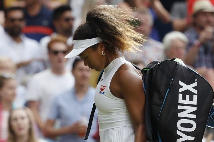 Naomi Osaka kalah dari Yulia Putintseva pada pertandingan babak pertama Wimbledon 2019, 1 Juli 2019. 