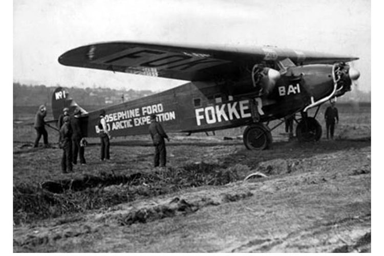 Pesawat Fokker digunakan oleh Richard Byrd dan Floyd Bennett dalam upaya mereka untuk terbang ke Kutub Utara