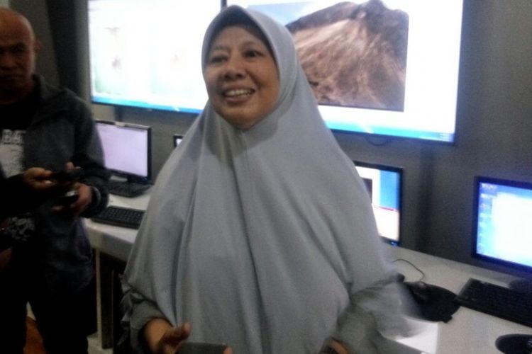 Kepala Balai Penyelidikan dan Pengembangan Teknologi Kebencanaan Geologi (BPPTKG) Hanik Humaida dalam jumpa pers terkait letusan freatik Gunung Merapi di Yogyakarta, Jumat (11/5/2018).