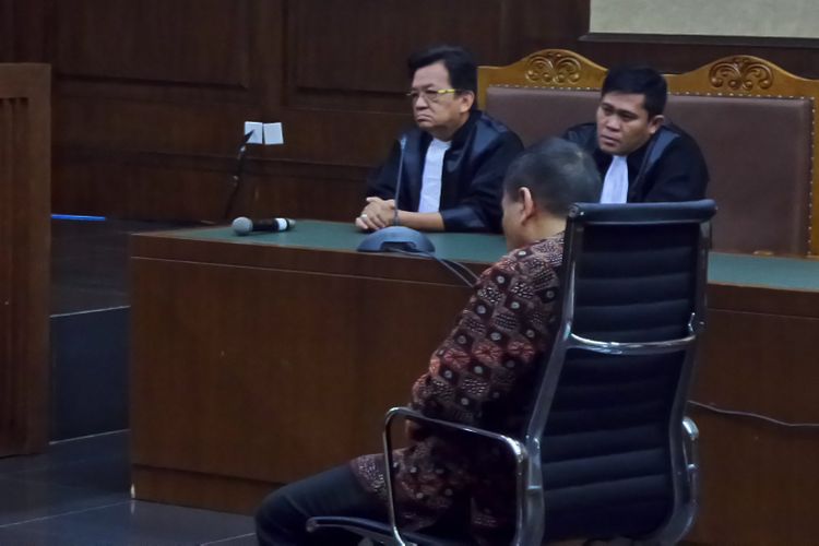 Atase Imigrasi KBRI Kuala Lumpur, Dwi Widodo, di Pengadilan Tipikor Jakarta, Rabu (4/10/2017).