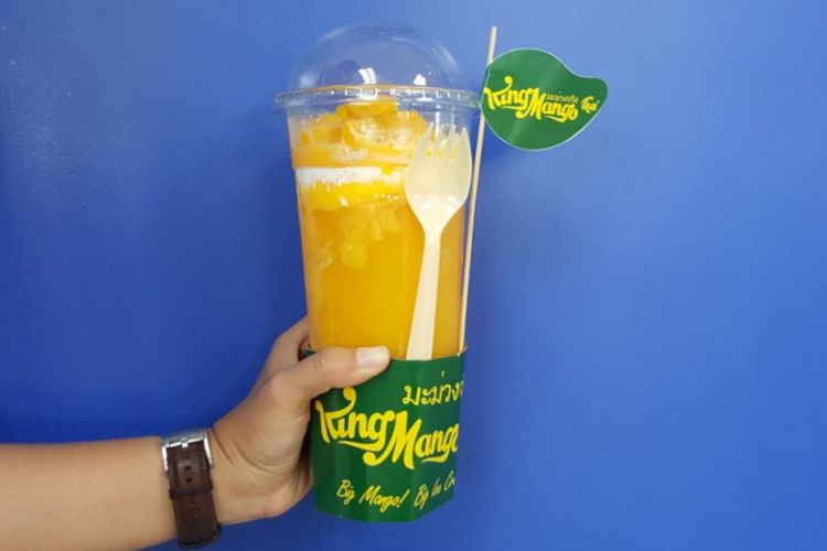 Segelas Big Mango, minuman berbahan mangga dari King Mango Thai.