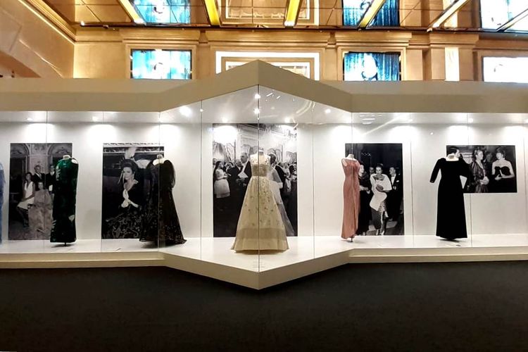 Berbagai macam gaun milik Putri Grace Kelly. Barang-barang pribadi mantan aktris Hollywood ini dipamerkan di Galaxy Macao dalam pameran berjudul Grace Kelly-From Hollywood to Monaco.
