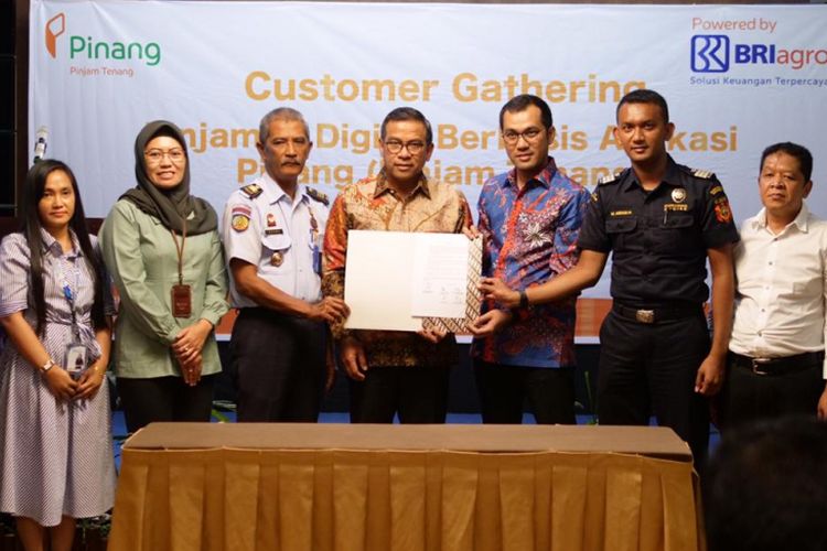 Kerja sama penyaluran pinjaman digital mikro Pinang BRI Agro dengan enam perusahaan di Batam, Kepulauan Riau.