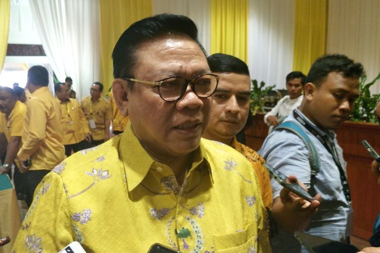 Ketua Dewan Pakar Partai Golkar Agung Laksono saat ditemui di Rakernas Partai Golkar, di Hotel Sultan, Jakarta, Jumat (23/3/2018).