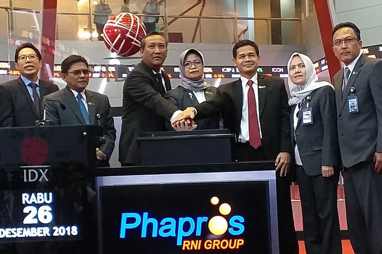 PT Phapros Tbk, perusahaan farmasi dan alat kesehatan mencatatkan sahamnya di Bursa Efek Indonesia, Rabu (26/12/2018).